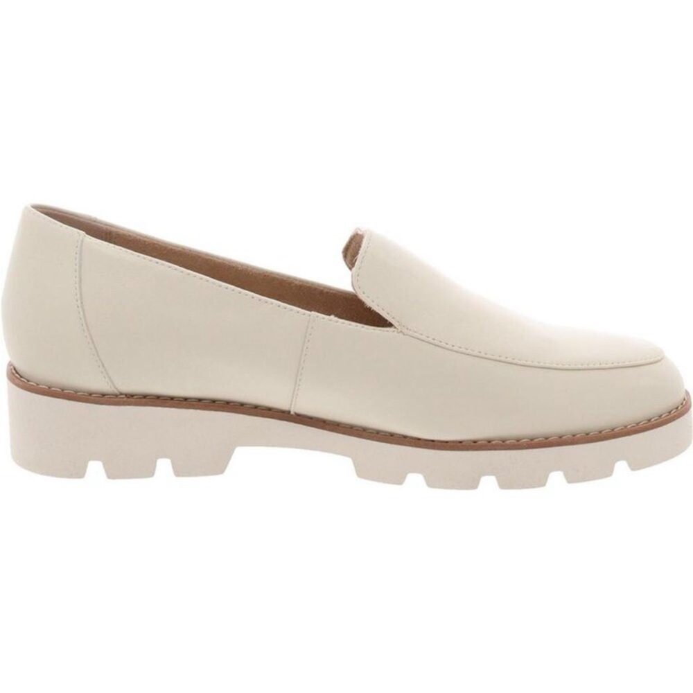 NEW Vionic Loafers Kensley Cream Leather Slip On Chunky Lug Soles Women’s Size 9